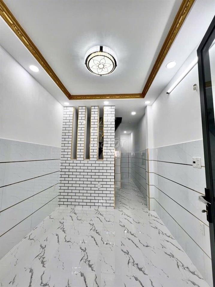 Cần bán nhà ở Chiến Lược 2 lầu, 2 phòng ngủ, 2 wc
