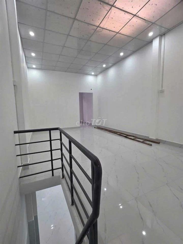 Nhà 1 Sẹc CHIẾN LƯỢC hẻm ô tô 4x11M giá 7.5tr