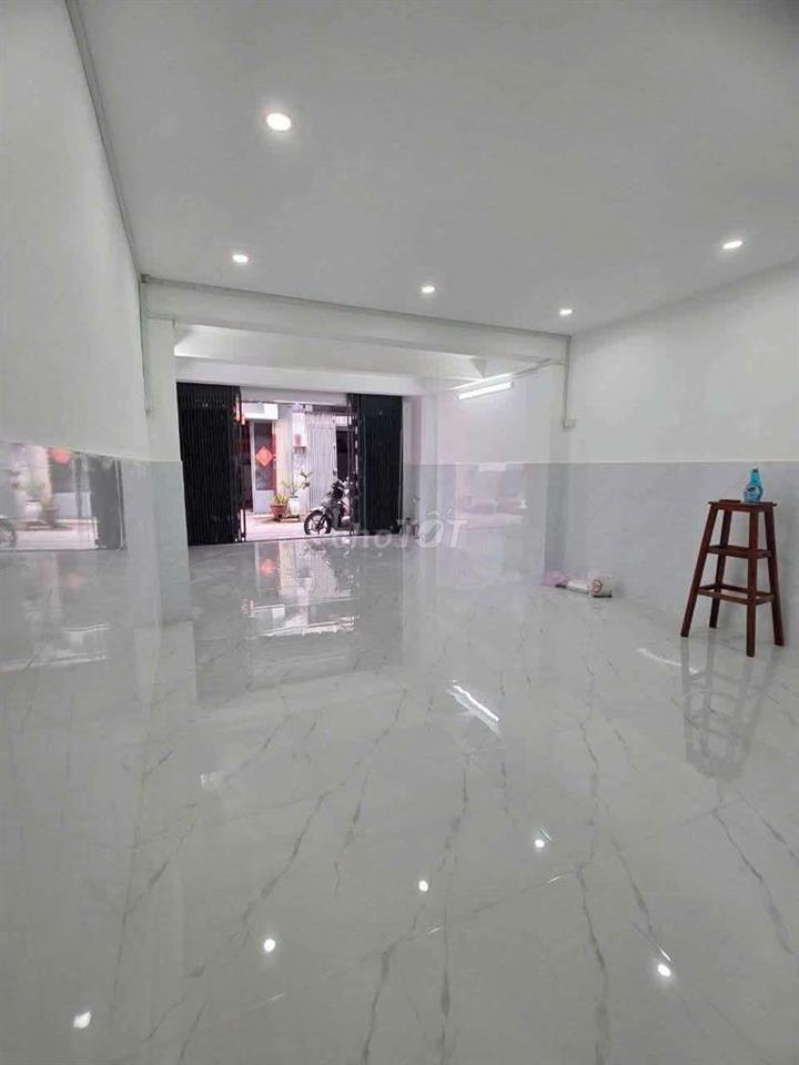 Nhà 1 Sẹc CHIẾN LƯỢC hẻm ô tô 4x11M giá 7.5tr