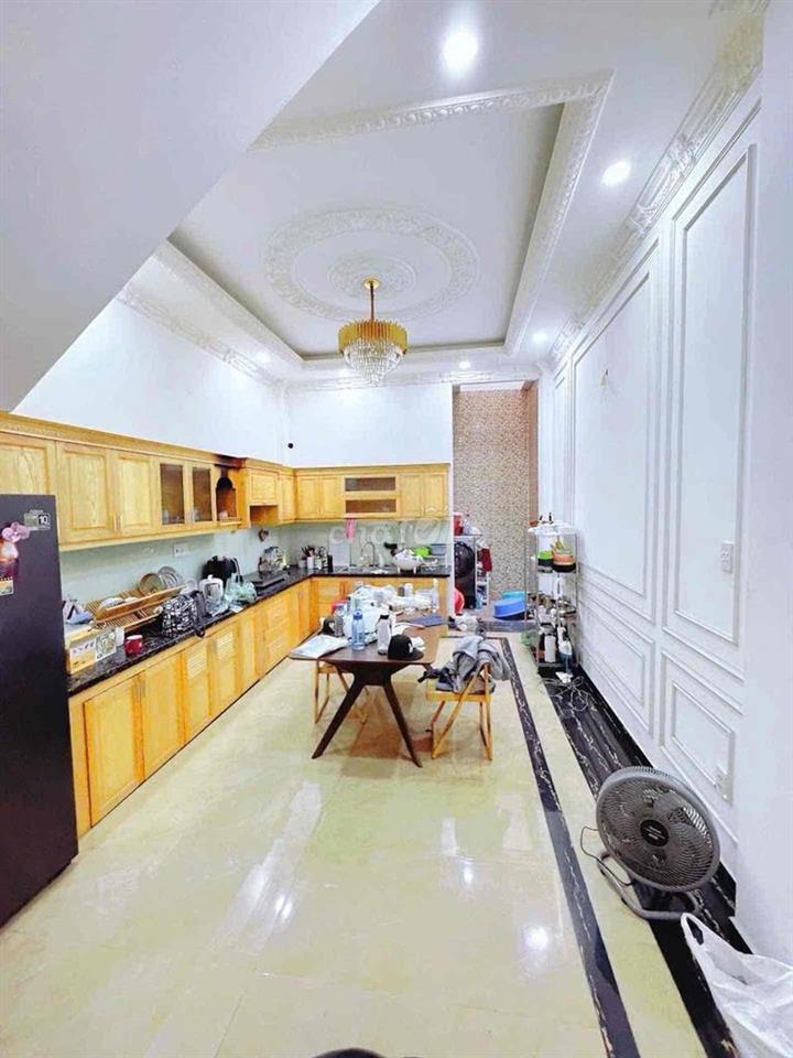 Nhà Đường số 8, Bình Tân, 70m2, 4x17m, 4 Tầng, 4 PN, kh LG, 5 tỷ hơn