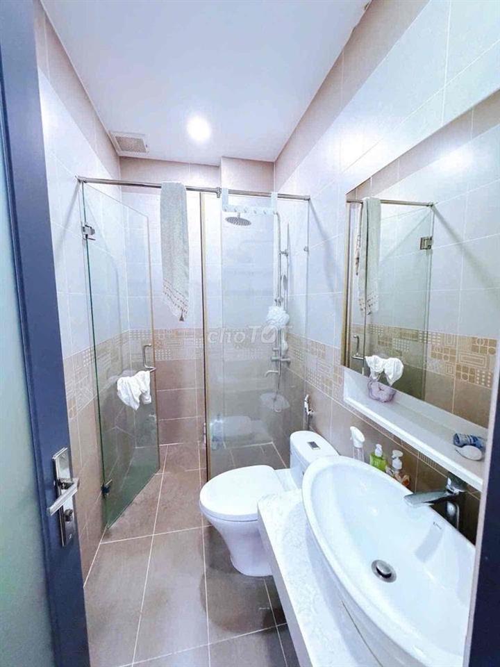 Nhà Đường số 8, Bình Tân, 70m2, 4x17m, 4 Tầng, 4 PN, kh LG, 5 tỷ hơn