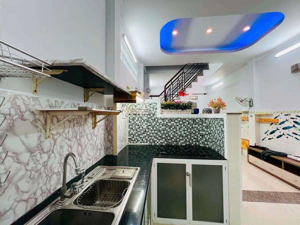 NHÀ CHO THUÊ - LÝ CHIÊU HOÀNG
- QUẬN 6 - 10TRIEU/THÁNG - 2PN - 3WC