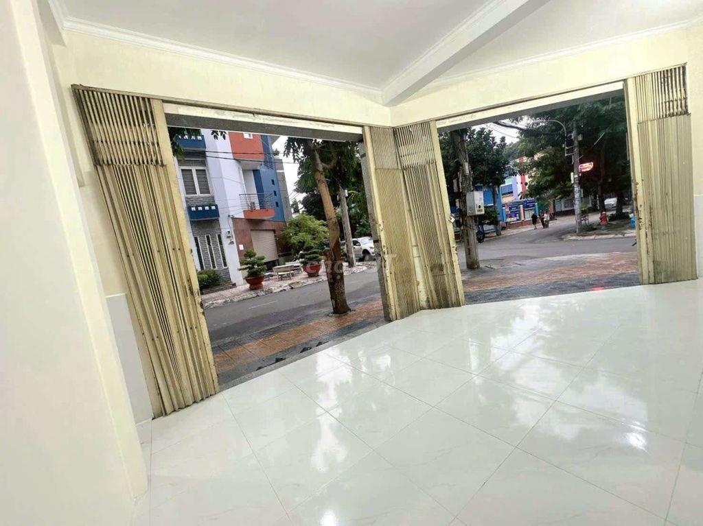 CHO THUÊ MẶT TIỀN KINH DOANH CĂN GÓC ĐƯỜNG SỐ TÊN LỬA 10 TRIỆU