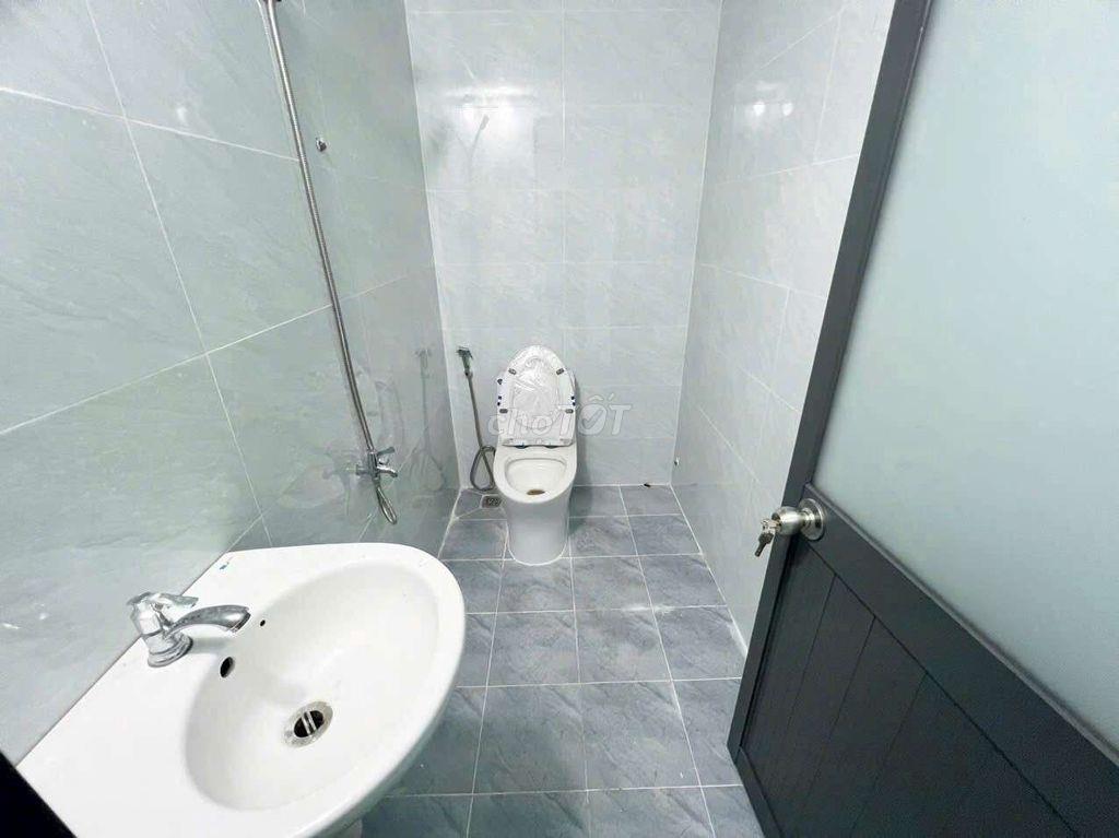CHO THUÊ NHÀ 479 HƯƠNG LỘ 2 GẦN 4 XÃ GIÁP TÂN PHÚ - 9TRIEU - 2PN