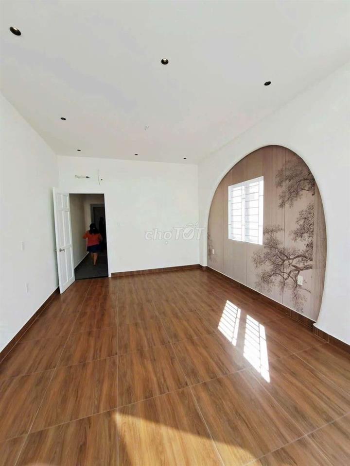 CHO THUÊ NHÀ 2 MT HẺM 688 HƯƠNG LỘ 2 - 4PN - 3 TẦNG - 16TRIEU - HẺMXH
