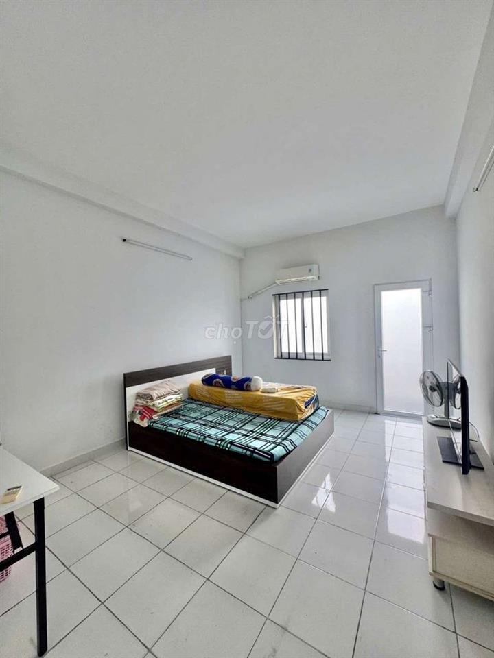 CHO THUÊ NHÀLÊ VĂN QUỚI - 10TRIEU- 2PN - CÓ NỘI THẤT- HẺM XE TẢI