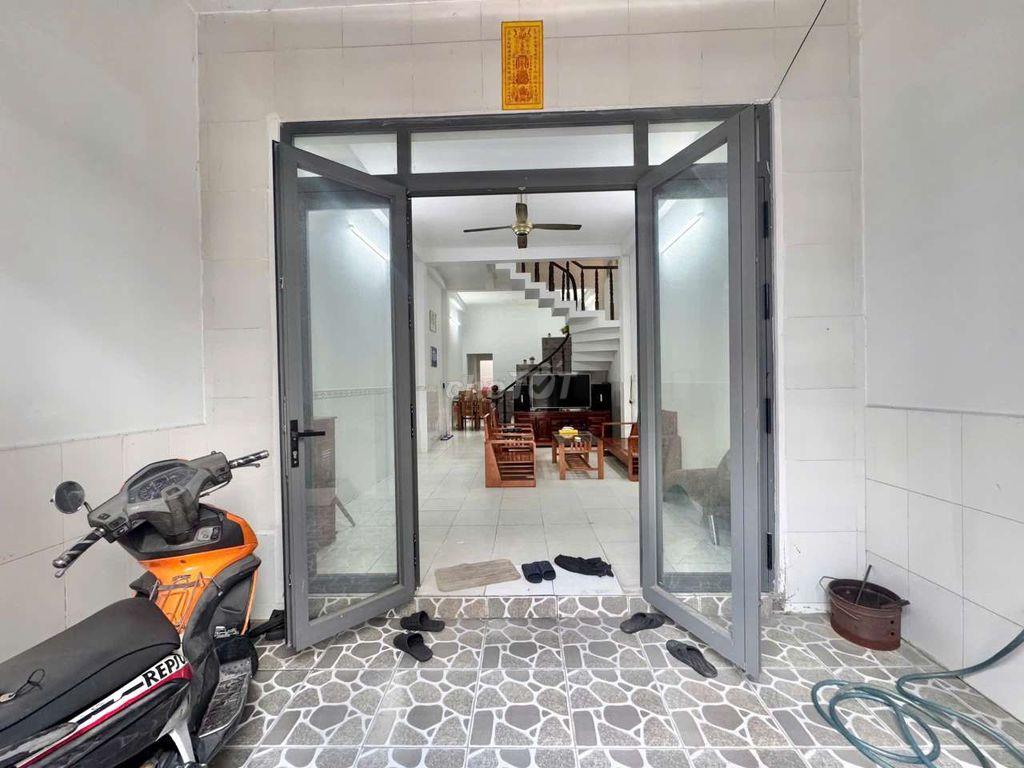 CHO THUÊ NHÀLÊ VĂN QUỚI - 10TRIEU- 2PN - CÓ NỘI THẤT- HẺM XE TẢI
