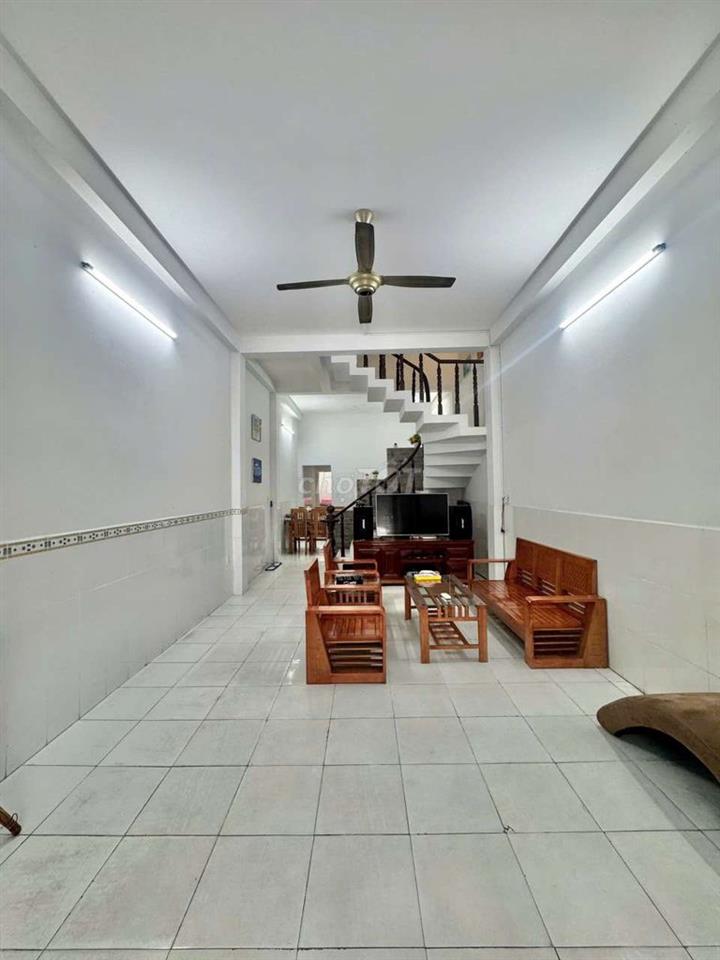 CHO THUÊ NHÀLÊ VĂN QUỚI - 10TRIEU- 2PN - CÓ NỘI THẤT- HẺM XE TẢI