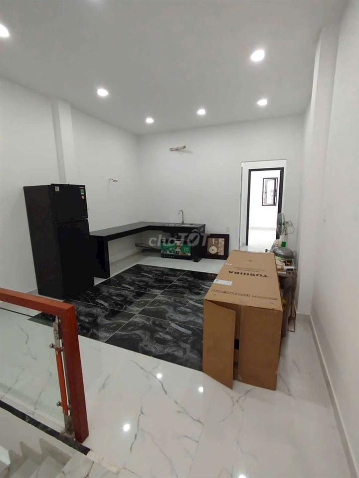 CHO THUÊ NHÀ TỈNH LỘ 10 GIÁP TÊN LỬA - 27TRIEU - 4PN- FULL NỘI THẤT