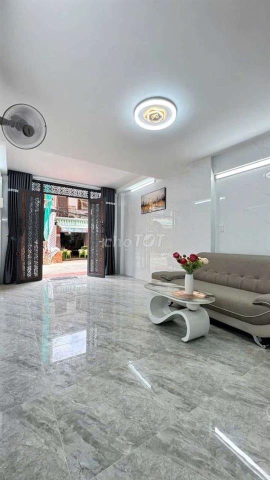CHO THUÊ NHÀ MẶT TIỀN CC CÂY MAI -  TÂN THÀNH - Q11 - 15TRIEU - 2PN