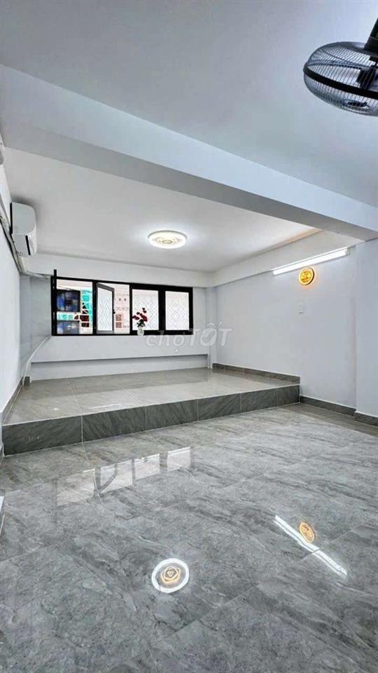 CHO THUÊ NHÀ MẶT TIỀN CC CÂY MAI -  TÂN THÀNH - Q11 - 15TRIEU - 2PN