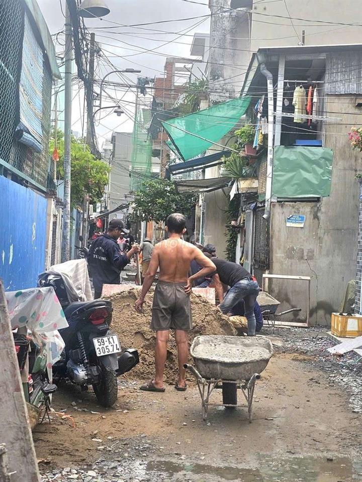 hh 1% , bán nhà mt hẻm kinh doanh thông khu ẩm thực