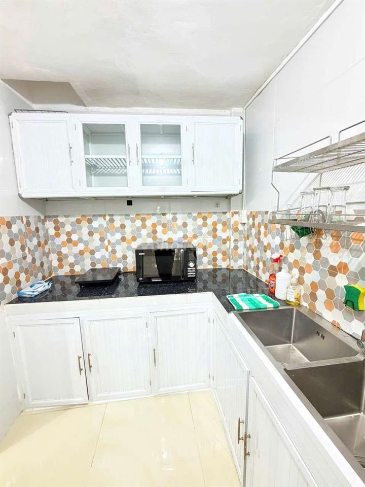 Nhà 52M2 hẻm thẳng một sẹc cách đường HVB 20M vuông nở hậu có sân r.4M