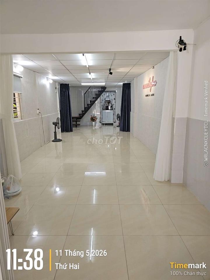 Nhà 52M2 hẻm thẳng một sẹc cách đường HVB 20M vuông nở hậu có sân r.4M