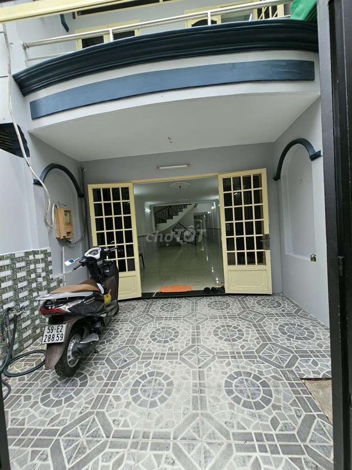 Bán nhà 122m2 một sẹc hẻm XH 6m, cách Aeon TP 700m, chính chủ giá tốt