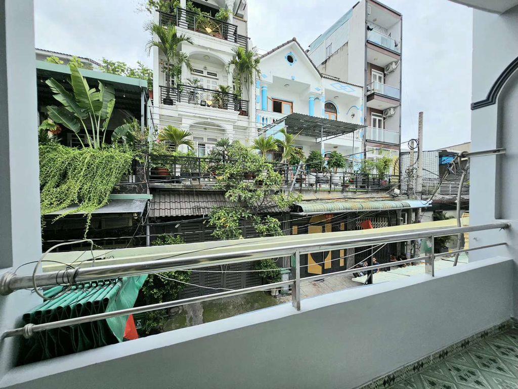 Bán nhà 122m2 một sẹc hẻm XH 6m, cách Aeon TP 700m, chính chủ giá tốt