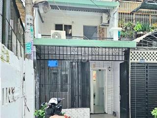 Nhà 50m2  Hẻm  một sẹc cách đường HVB 20m  nở hậu , có sân rộng 4m  