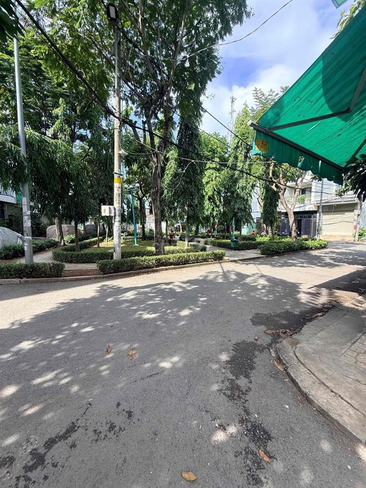 Bán Nhà Luỹ bán Bích 27M2 Ngang 6M Căn góc hẻm 🚘 dân cư yên tỉnh, bên
