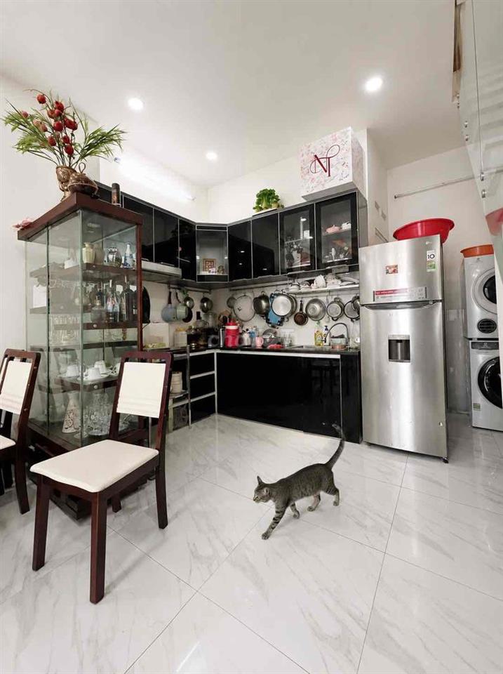 4,35 TỶ MUA NHÀ 3PN – HẺM 5M – GẦN CHỢ 4 XÃ