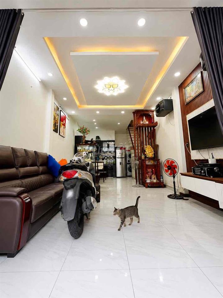 4,35 TỶ MUA NHÀ 3PN – HẺM 5M – GẦN CHỢ 4 XÃ