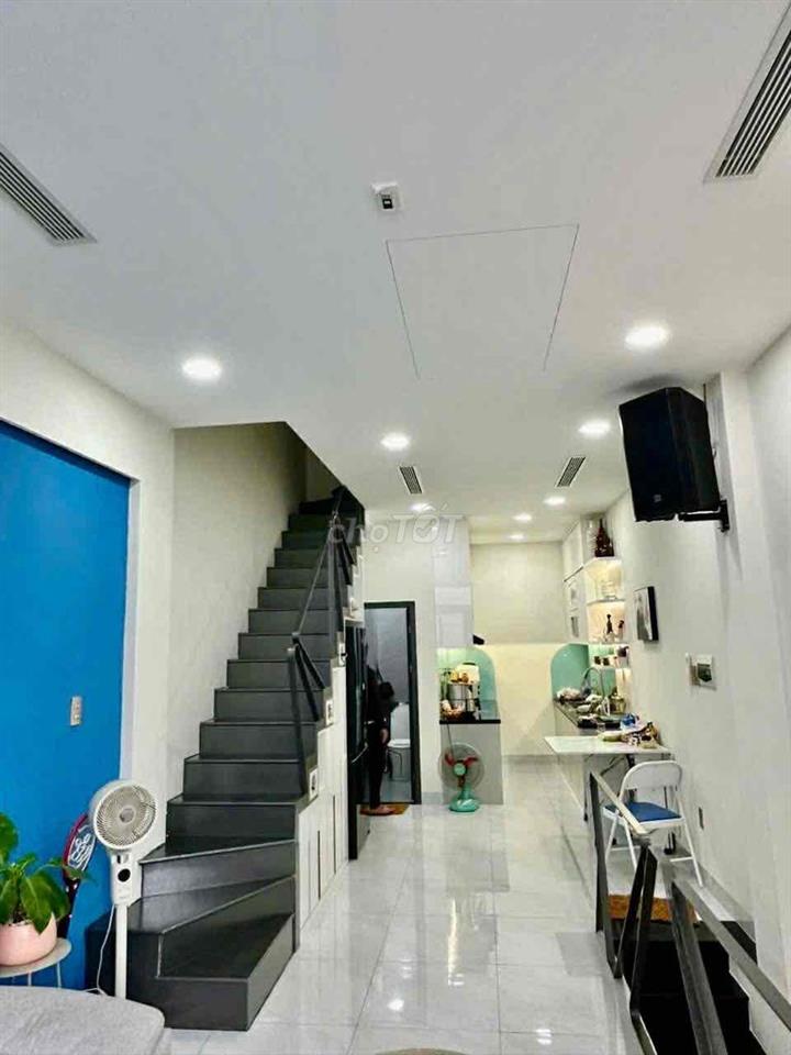 Bán nhà 4 tầng Nguyễn Sơn, Tân Phú 34m2 sát mặt tiền