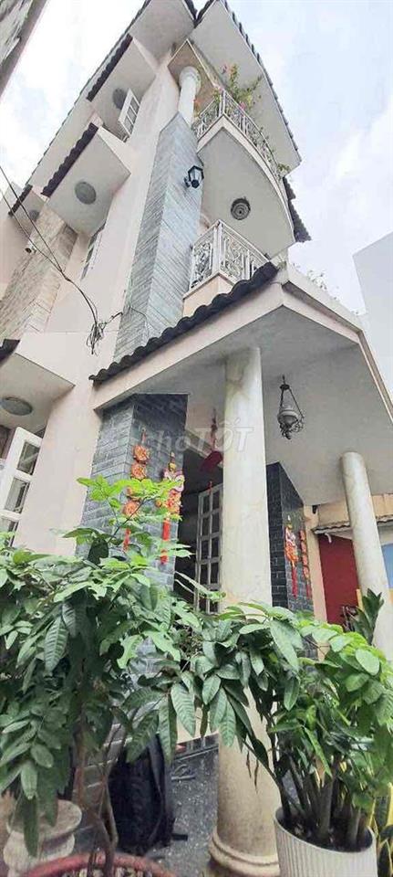 Nhà từ 28 tỷ giảm còn 18.5 tỷ ( ngang 7.6m x 33m )
