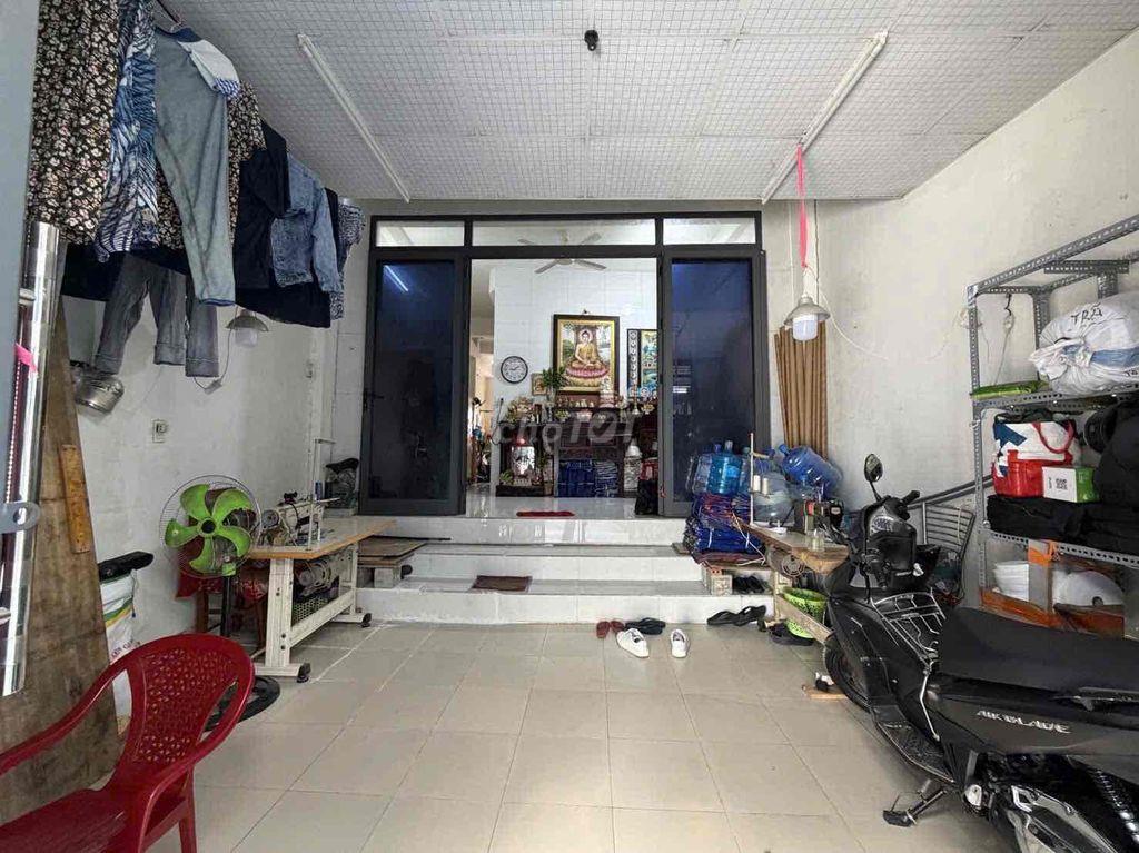 Không có căn thứ 2 trong khu vực