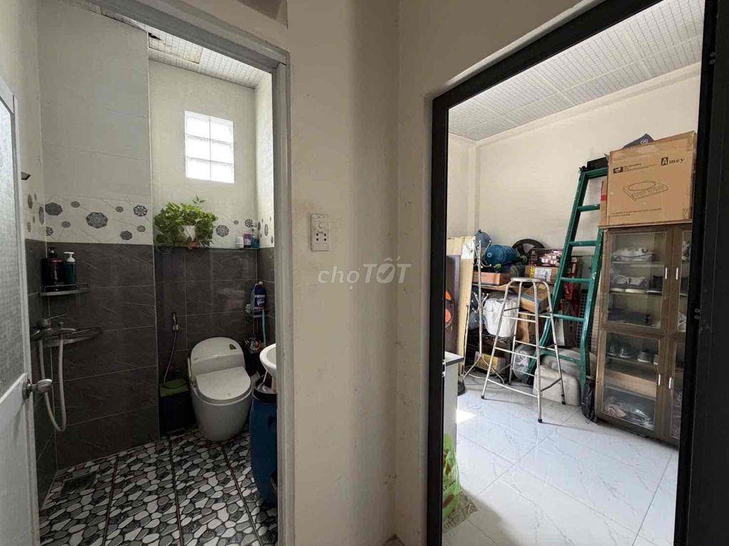Không có căn thứ 2 trong khu vực