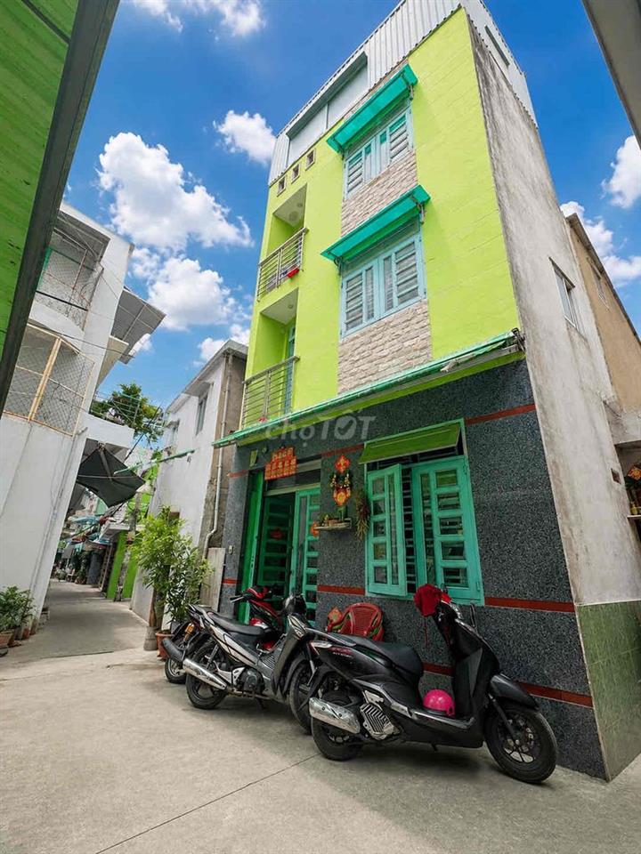 Q.6 mà 4 Tầng 2.7 tỷ thì chỉ độc quyền *** mỗi căn này thôi !!!!