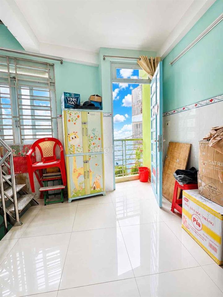 Q.6 mà 4 Tầng 2.7 tỷ thì chỉ độc quyền *** mỗi căn này thôi !!!!