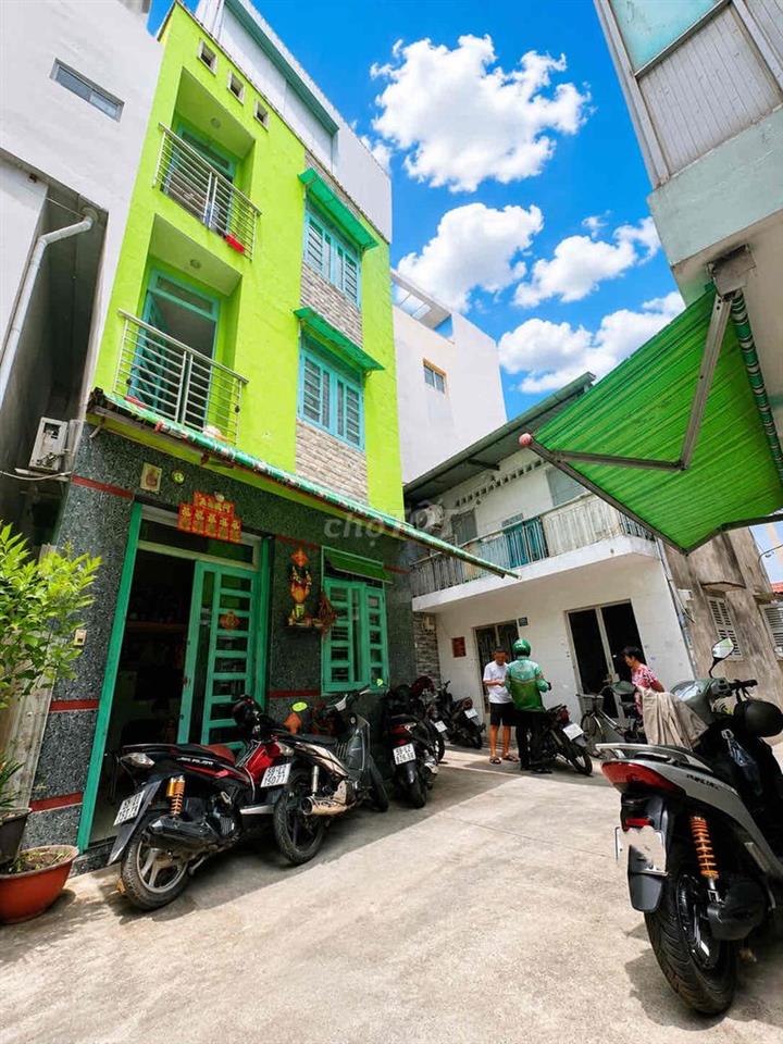 Q.6 mà 4 Tầng 2.7 tỷ thì chỉ độc quyền *** mỗi căn này thôi !!!!