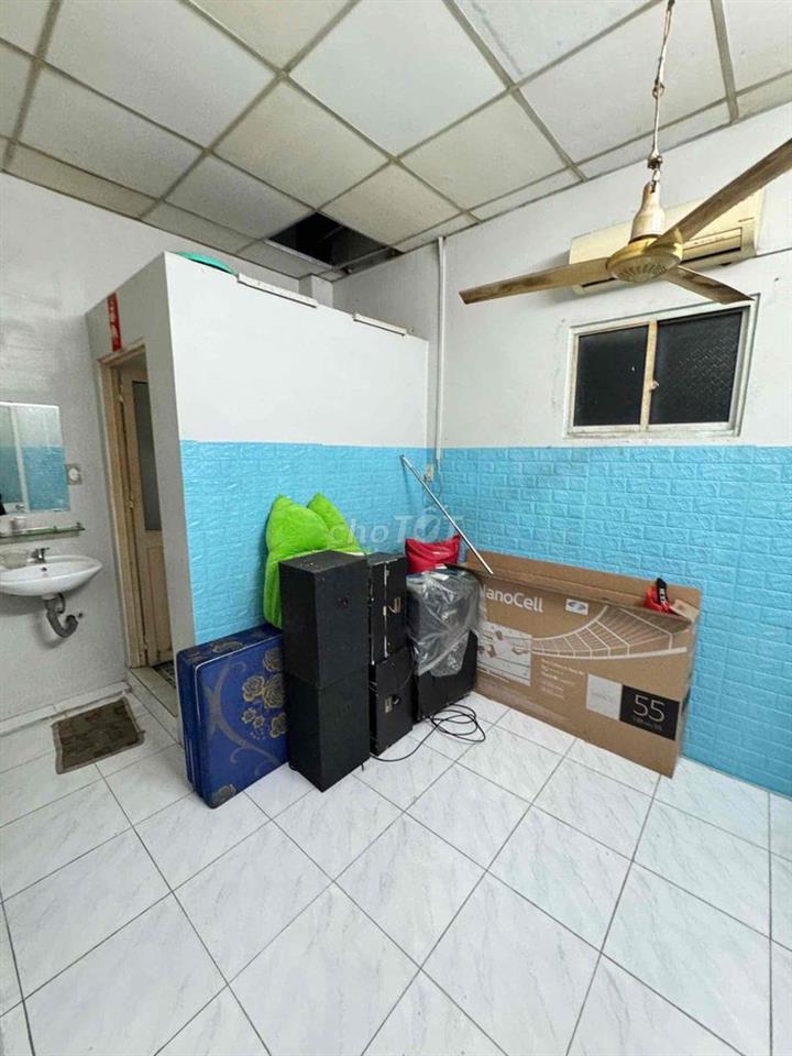 Nhà rất ngon , 3 Tầng - dt rộng ở tầm 5-6 người