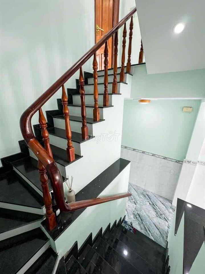 Đỉnh của đỉnh !!! Nhà 2 mặt tiền , chủ giảm từ 7.3 xuống 1 tỷ còn 6.3