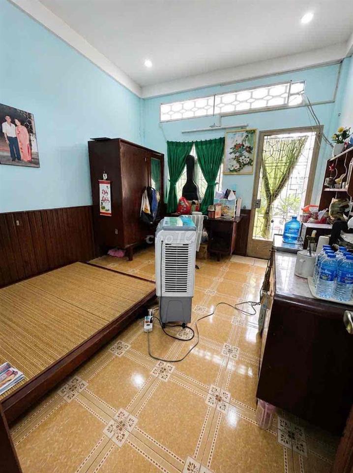 Gấp Gấp Gấp !!! Cơ hội mua nhà mặt tiền trung tâm giá tốt