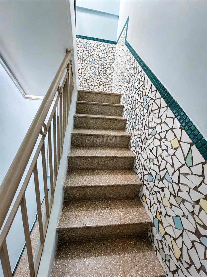 Gấp Gấp Gấp !!! Cơ hội mua nhà mặt tiền trung tâm giá tốt