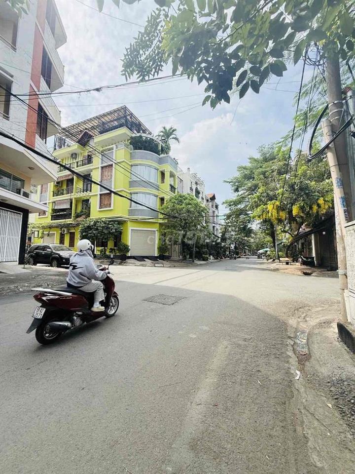 Nhà 5 Tầng - 10PN - Đường 10M có vỉa hè !!!!