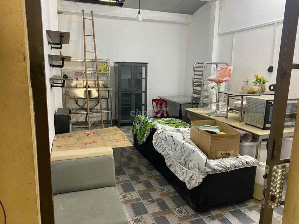 Nhà Mặt Tiền Nhưng Giá Trong Hẻm , thấp hơn thị trường 2 tỷ
