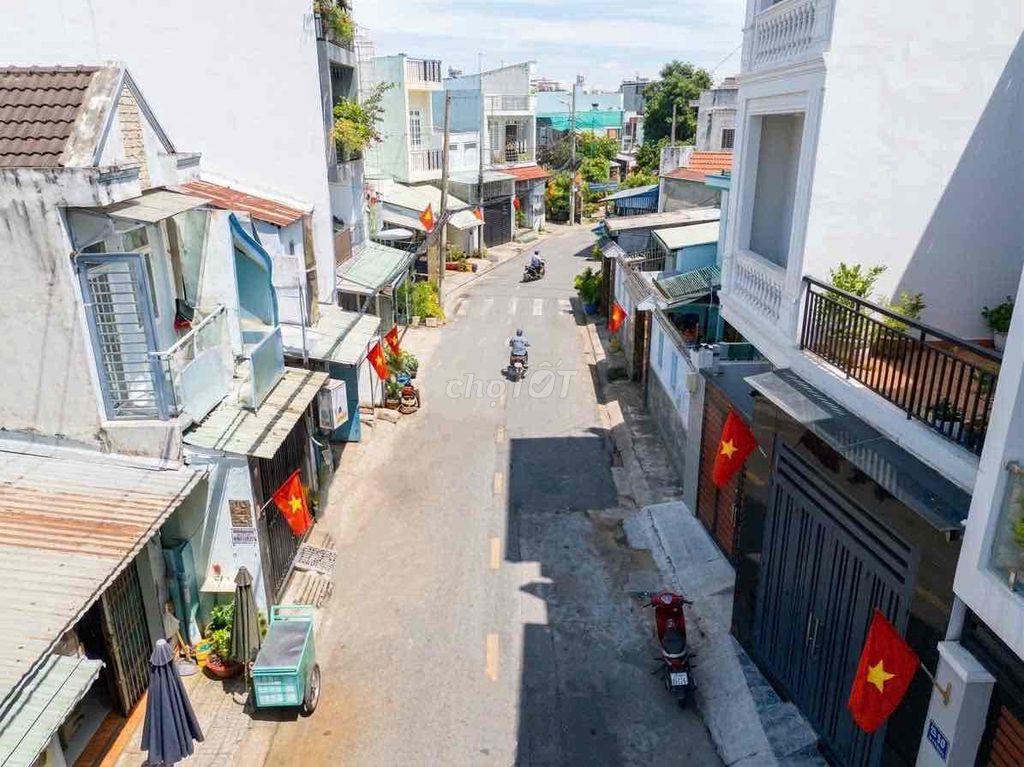 Không có căn thứ 2 trong khu vực