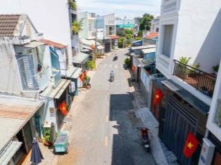 Không có căn thứ 2 trong khu vực