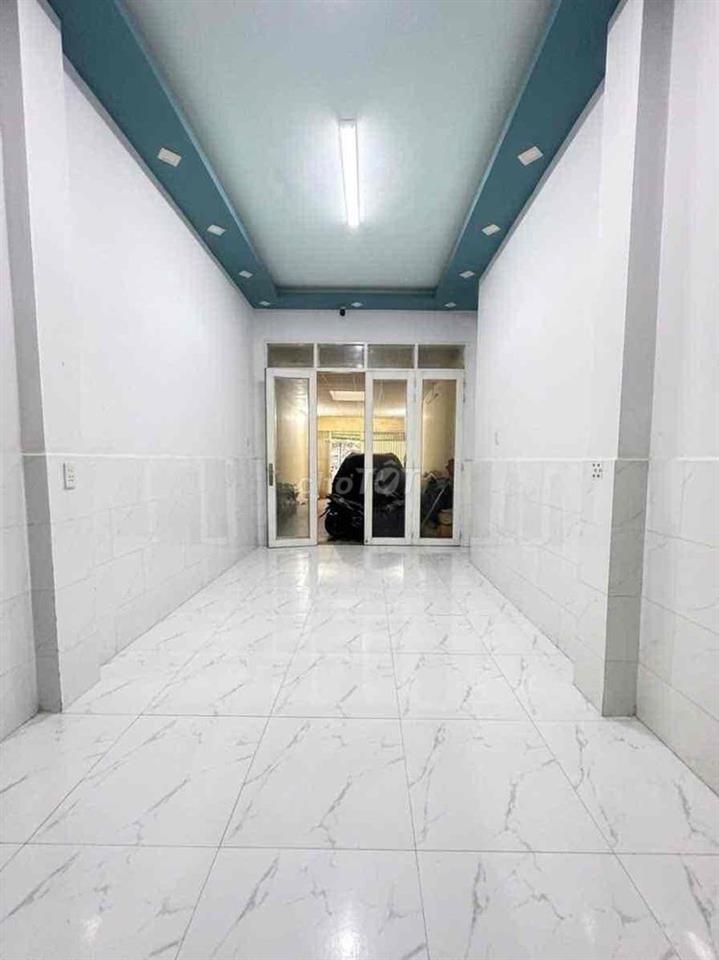 Không có căn thứ 2 trong khu vực , vua dòng tiền