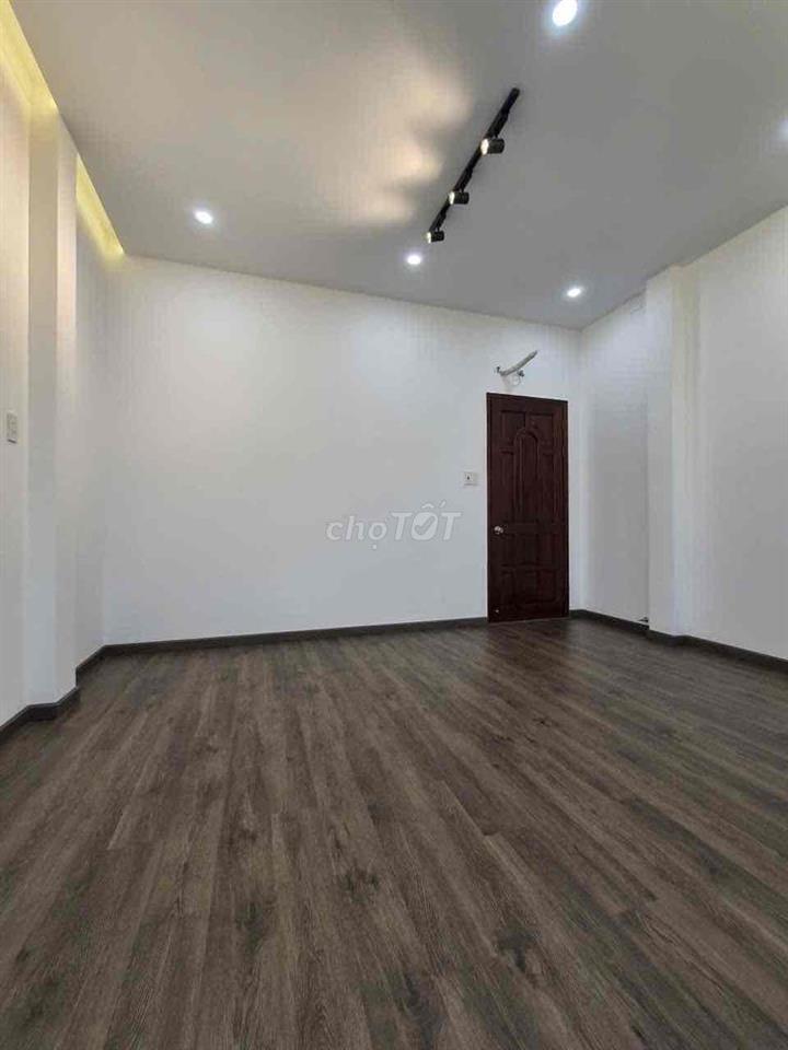 Ngang khủng 4.5M , 4 Tầng BTCT,  Đường Nhựa , Xe Hơi Đậu Tới Cửa