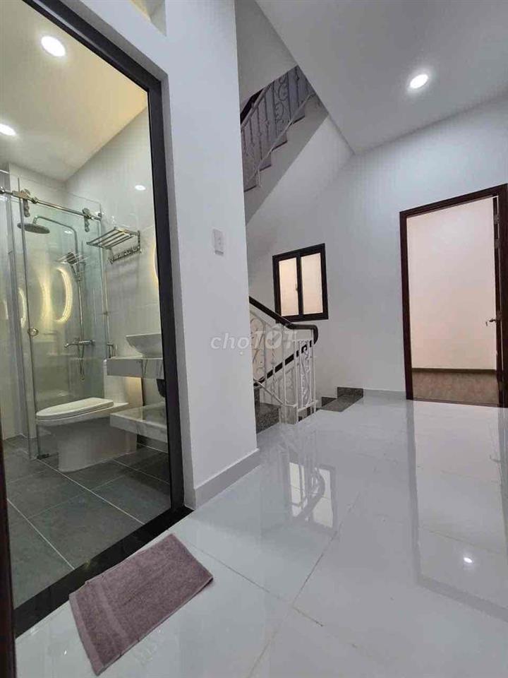 Ngang khủng 4.5M , 4 Tầng BTCT,  Đường Nhựa , Xe Hơi Đậu Tới Cửa