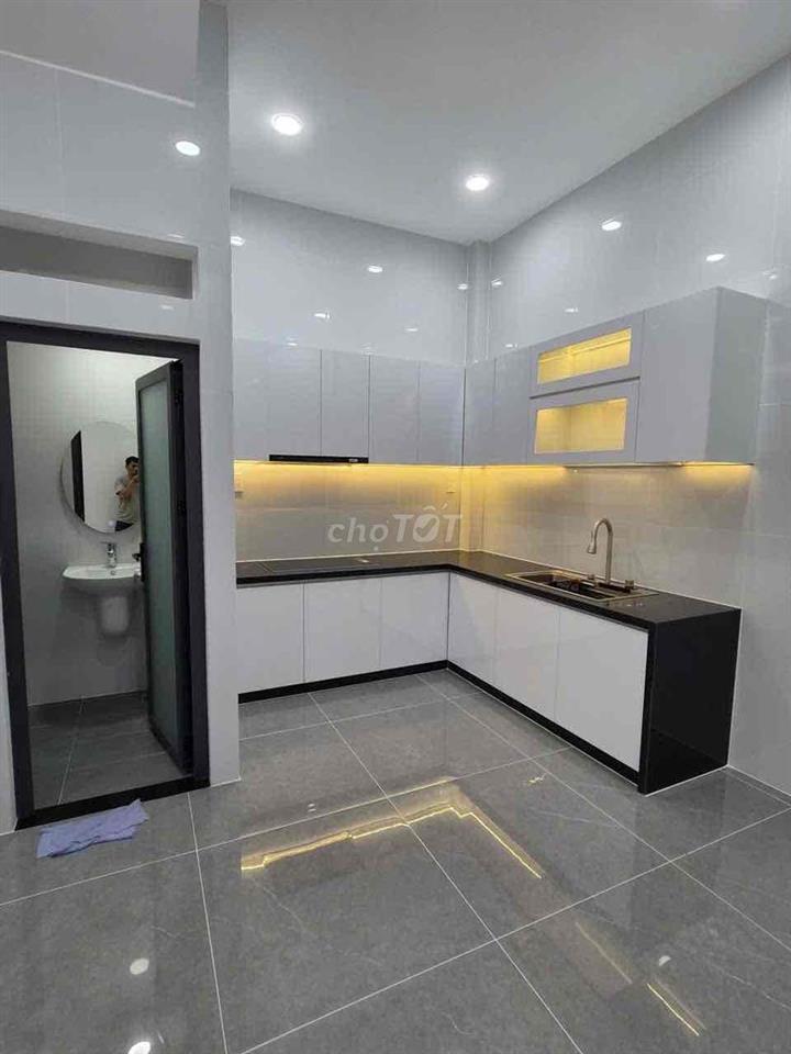 Ngang khủng 4.5M , 4 Tầng BTCT,  Đường Nhựa , Xe Hơi Đậu Tới Cửa