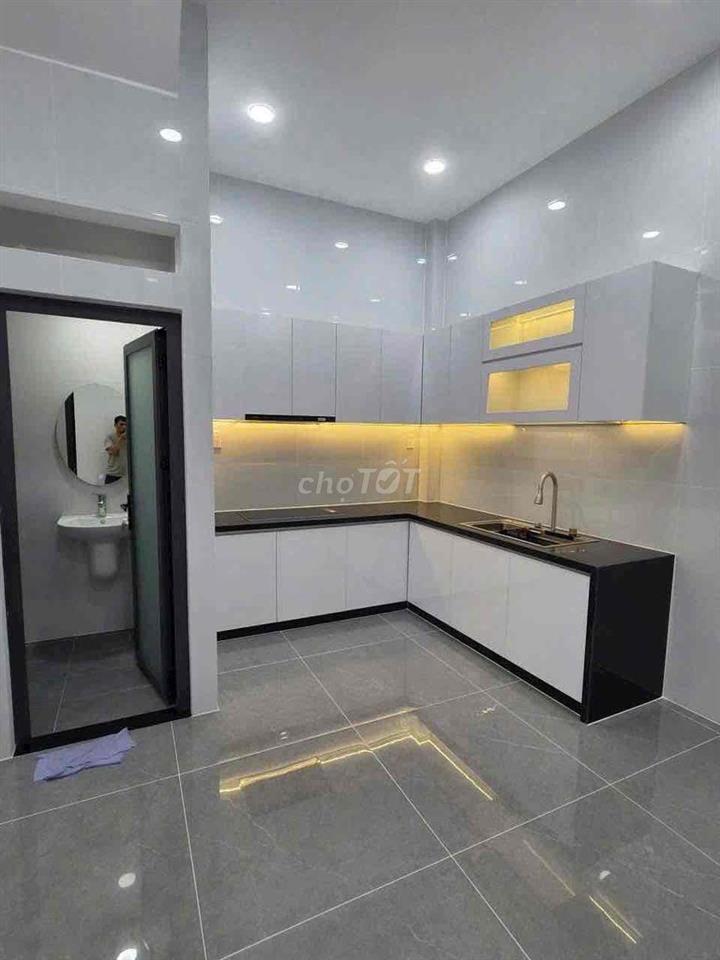 Ngang khủng 4.5M , 4 Tầng BTCT,  Đường Nhựa , Xe Hơi Đậu Tới Cửa
