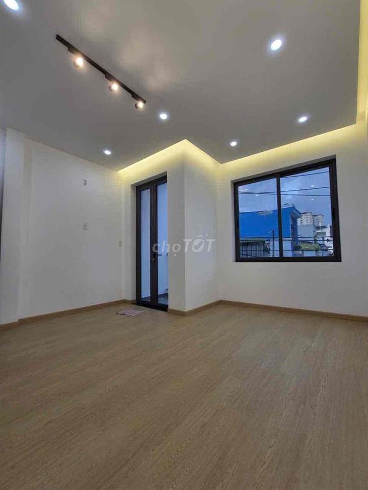 Ngang khủng 4.5M , 4 Tầng BTCT,  Đường Nhựa , Xe Hơi Đậu Tới Cửa