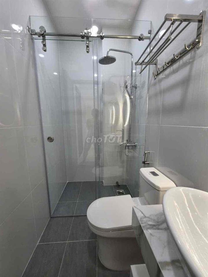 Ngang khủng 4.5M , 4 Tầng BTCT,  Đường Nhựa , Xe Hơi Đậu Tới Cửa
