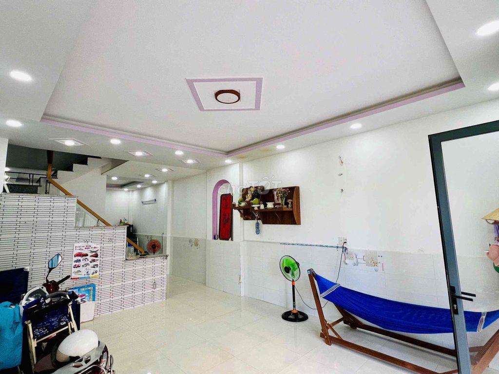 Nhà Siêu Siêu ngon 3 mặt tiền, hẻm xe hơi, ko có căn thứ 2 để so sánh