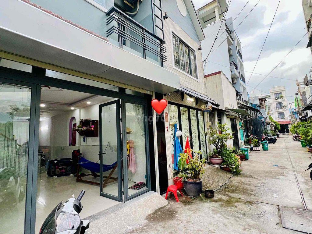Nhà Siêu Siêu ngon 3 mặt tiền, hẻm xe hơi, ko có căn thứ 2 để so sánh