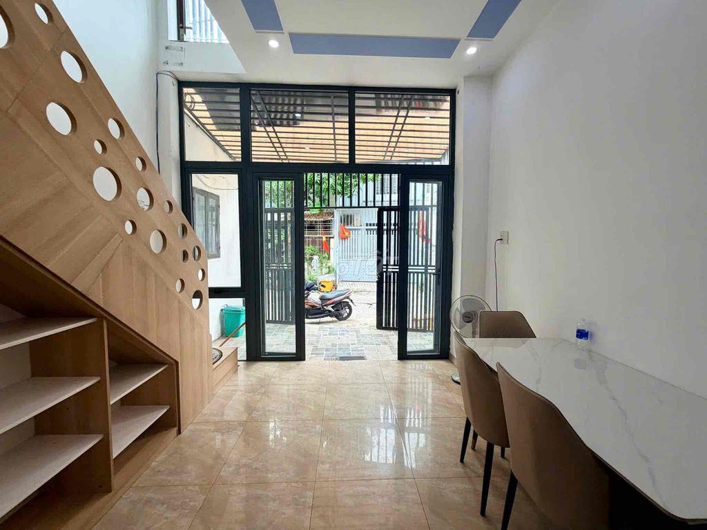 Cực kì " HIẾM " đã nhà mặt tiền mà còn 2 mặt tiền xe hơi tới cửa !!!