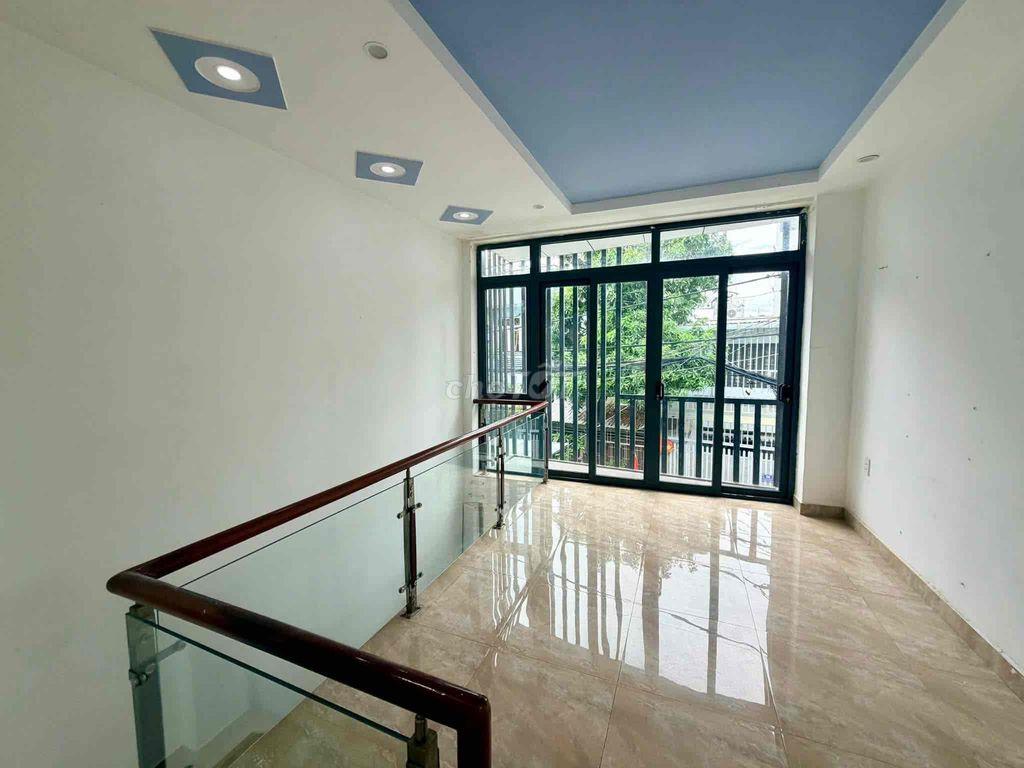Cực kì " HIẾM " đã nhà mặt tiền mà còn 2 mặt tiền xe hơi tới cửa !!!